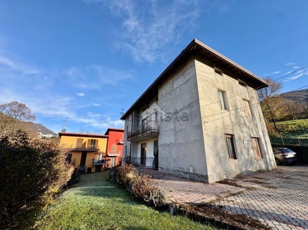 casa indipendente in vendita ad Albino