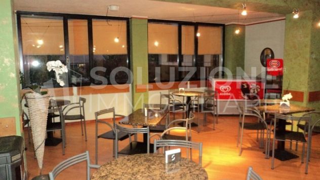 negozio in vendita ad Albino