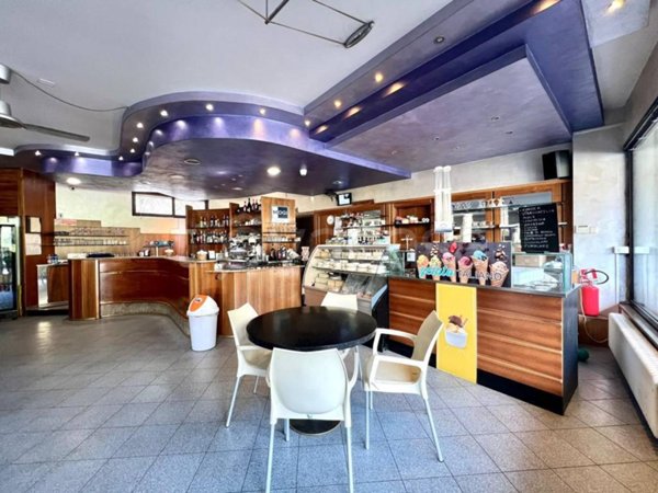 negozio in vendita ad Albino