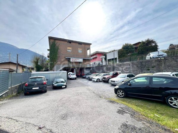 negozio in vendita ad Albino