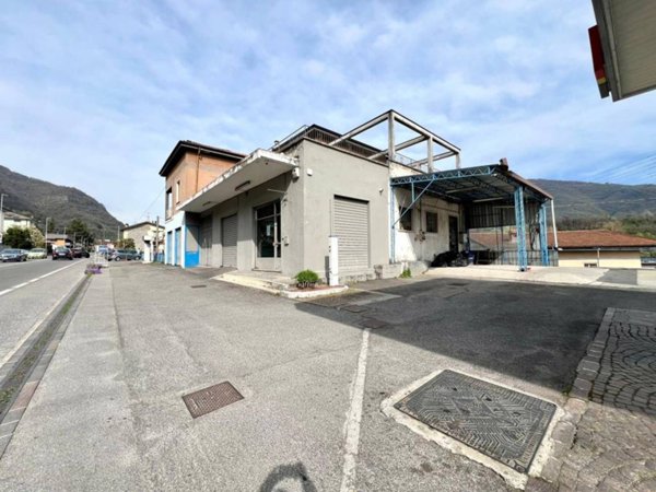 negozio in vendita ad Albino