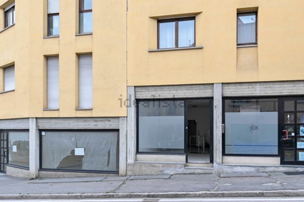 negozio in vendita ad Albino