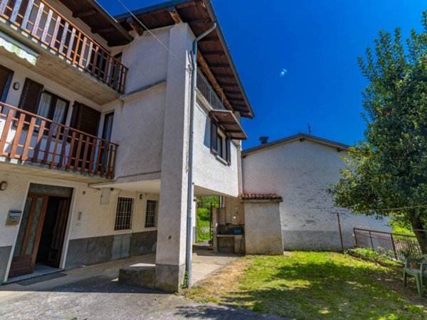 casa indipendente in vendita ad Albino