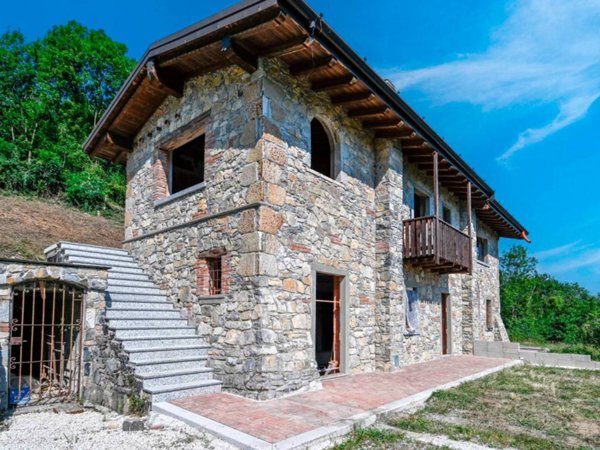 casa indipendente in vendita ad Albino