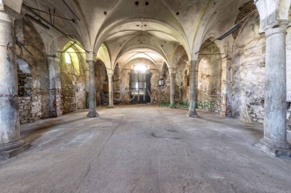 locale commerciale in vendita ad Albino