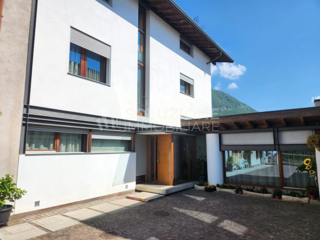 casa indipendente in vendita ad Albino