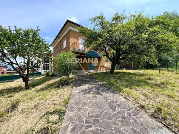 casa indipendente in vendita ad Albino