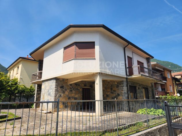 casa indipendente in vendita ad Albino
