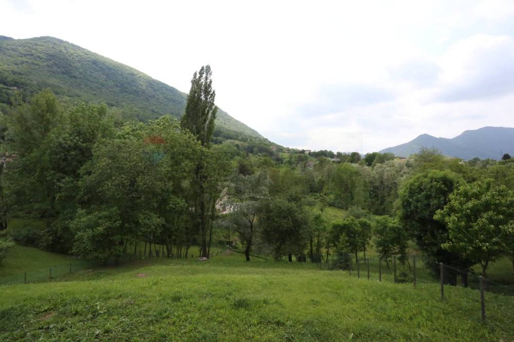 terreno in vendita ad Albino