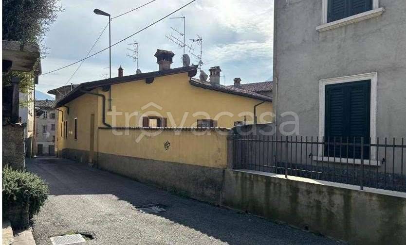 casa indipendente in vendita ad Albino