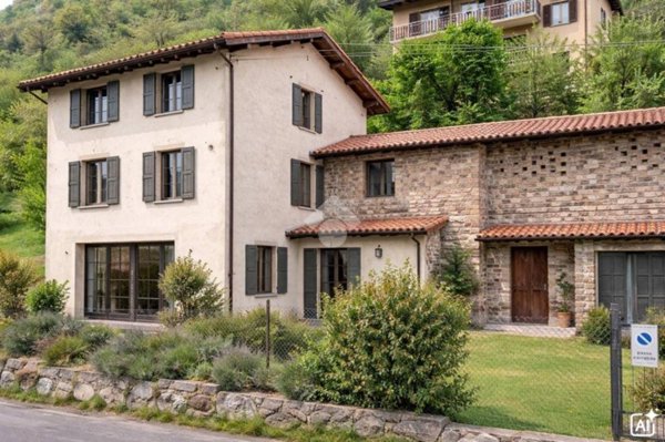 casa indipendente in vendita ad Albino