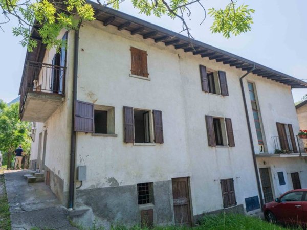 casa indipendente in vendita ad Albino