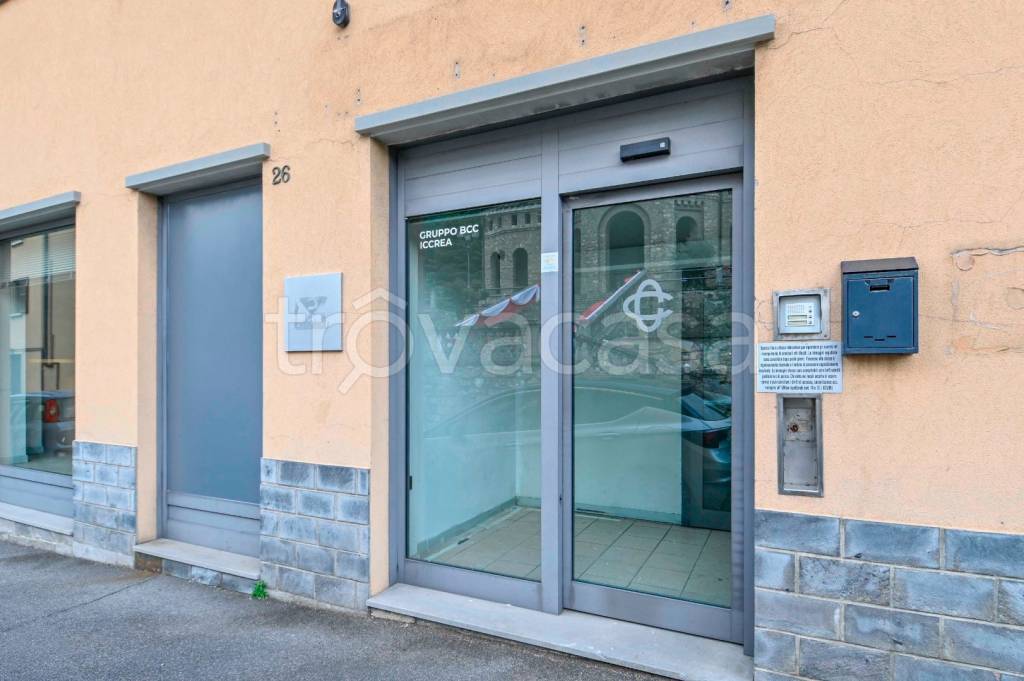 negozio in vendita ad Albino