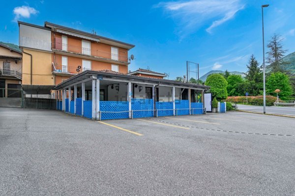 locale commerciale in vendita ad Albino