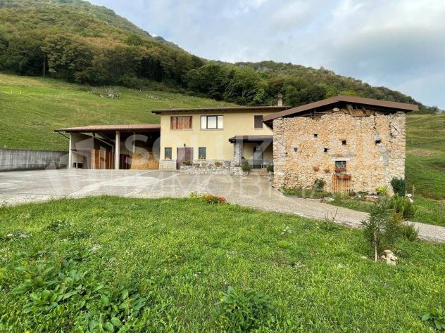 casa indipendente in vendita ad Albino