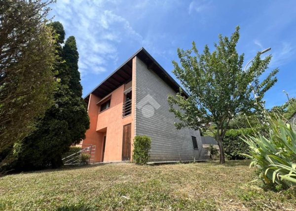 casa indipendente in vendita ad Albino