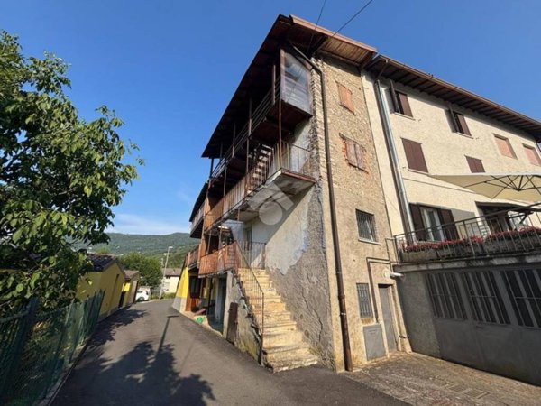 casa indipendente in vendita ad Albino