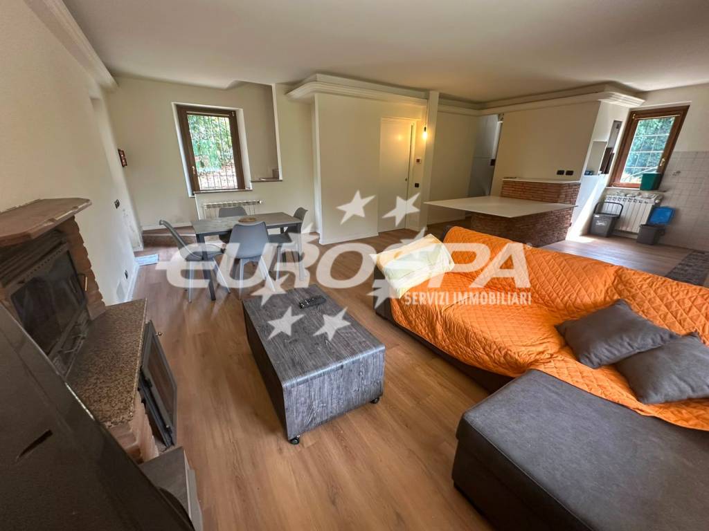 casa indipendente in vendita ad Albino