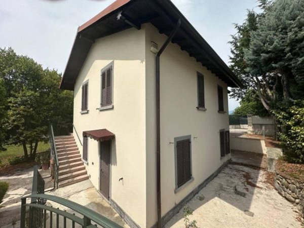 casa indipendente in vendita ad Albino