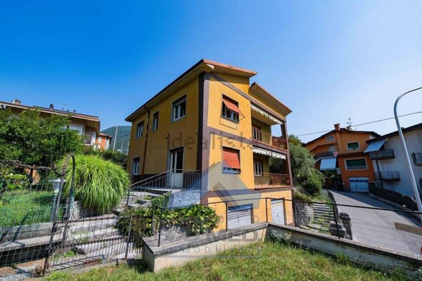 casa indipendente in vendita ad Albino