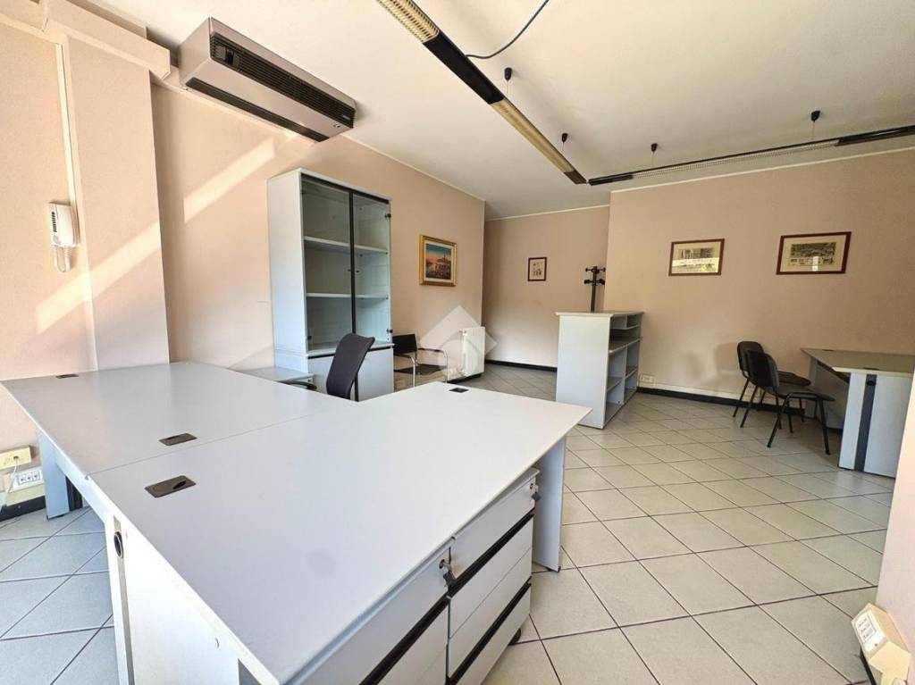 ufficio in vendita ad Albino