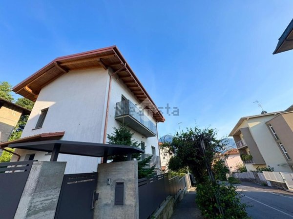 casa indipendente in vendita ad Albino