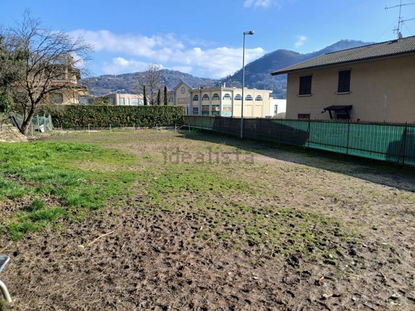 casa indipendente in vendita ad Albino