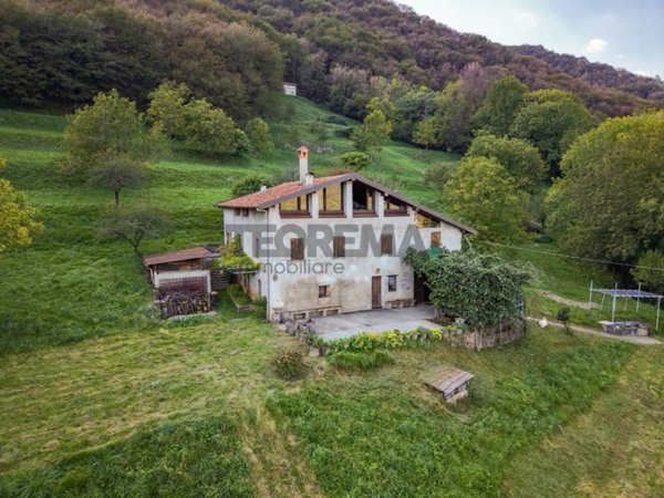 casa indipendente in vendita ad Albino