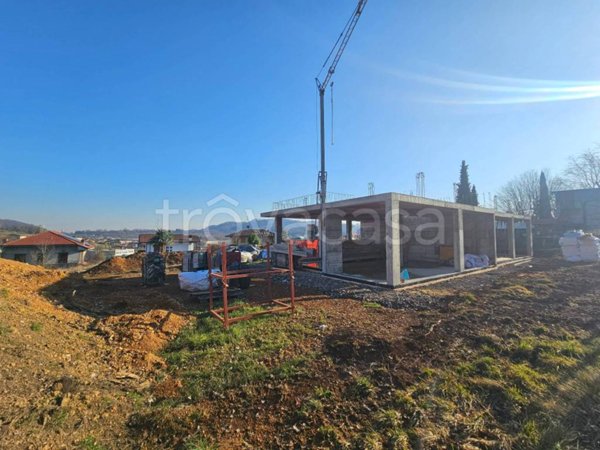 casa indipendente in vendita ad Almè