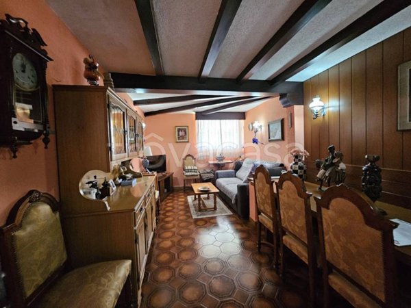 casa indipendente in vendita ad Almè