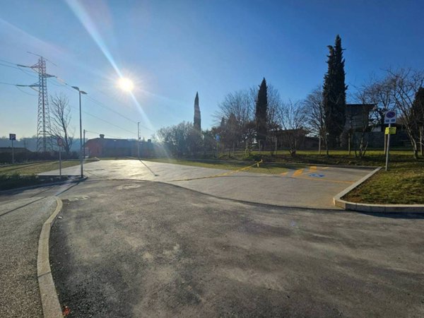 casa indipendente in vendita ad Almè