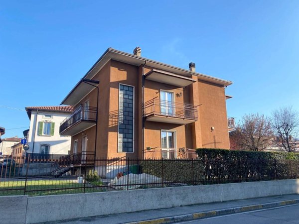appartamento in vendita ad Almè