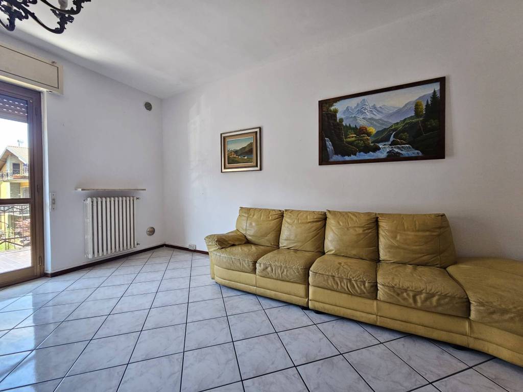 appartamento in vendita ad Almè