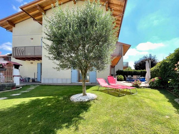 appartamento in vendita ad Almè