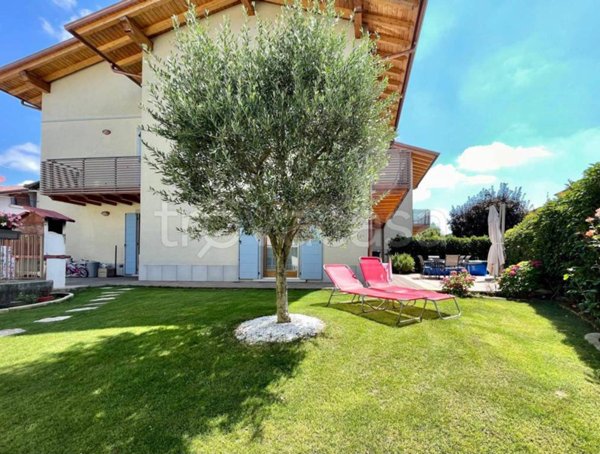 appartamento in vendita ad Almè