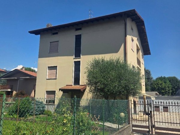 appartamento in vendita ad Almè