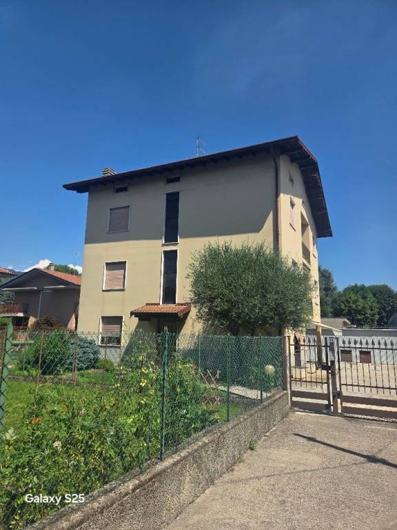 appartamento in vendita ad Almè