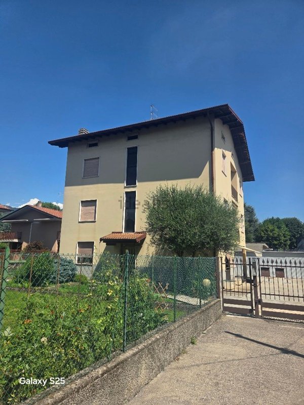 appartamento in vendita ad Almè