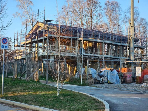 casa indipendente in vendita ad Almè