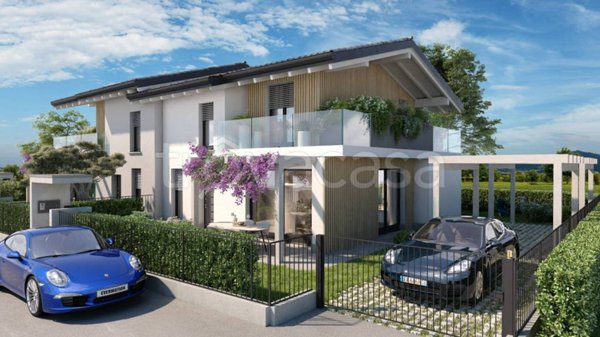 casa indipendente in vendita ad Almè