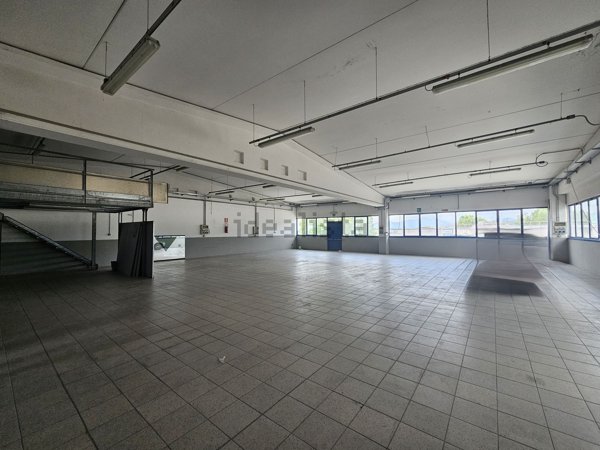 ufficio in vendita ad Almè