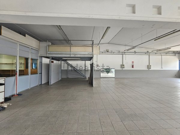 ufficio in vendita ad Almè