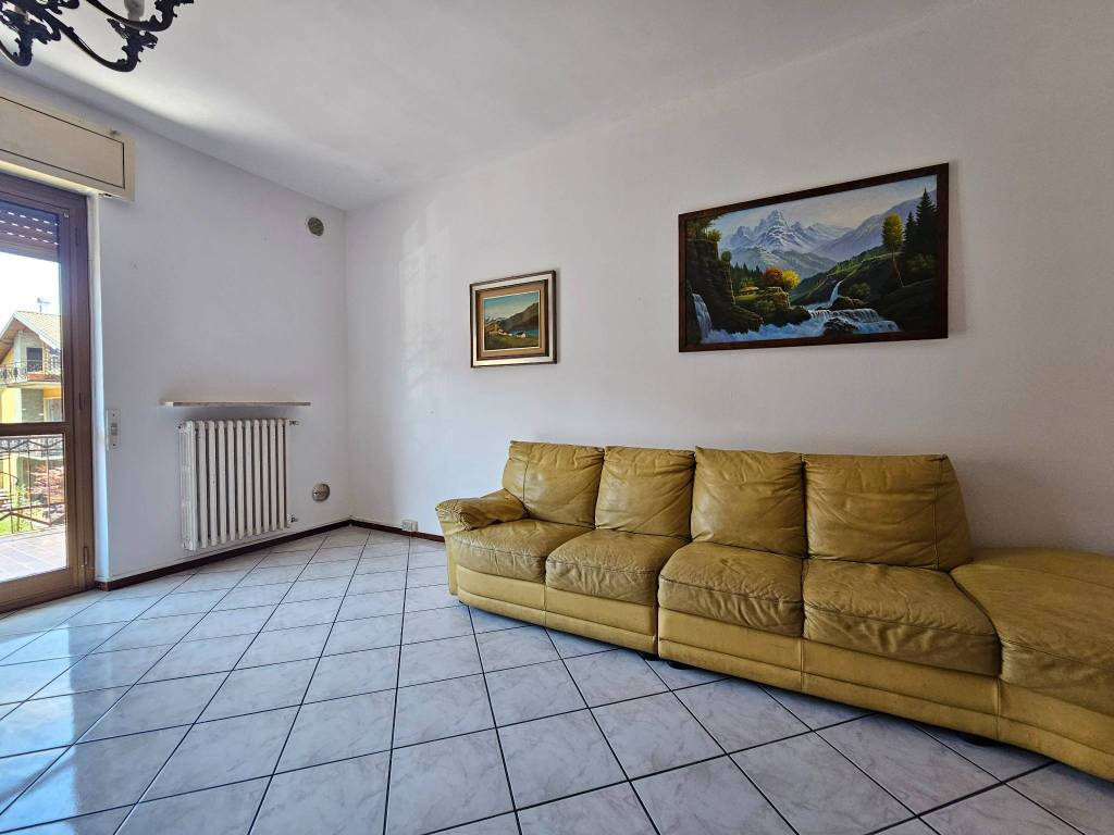appartamento in vendita ad Almè
