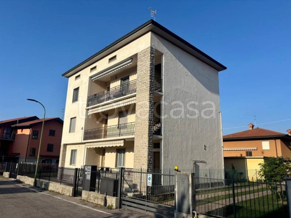 appartamento in vendita ad Almè