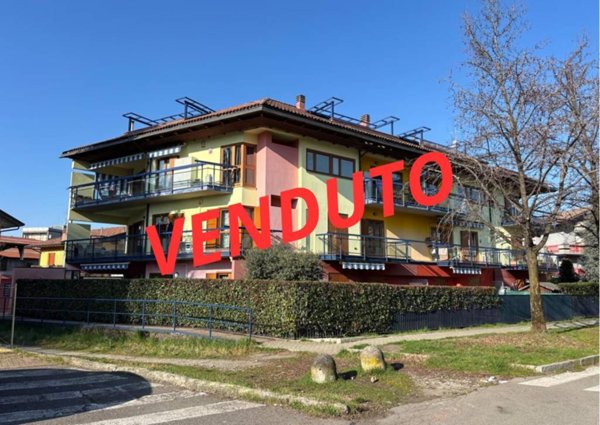 appartamento in vendita ad Almè