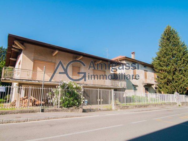 casa indipendente in vendita ad Almè