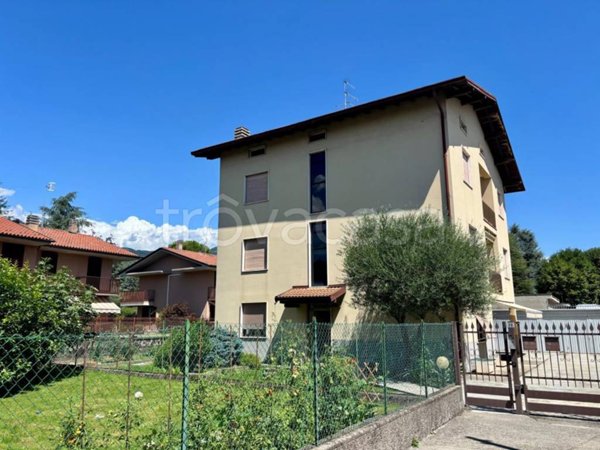 appartamento in vendita ad Almè