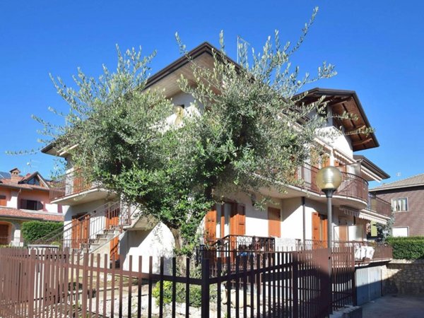 appartamento in vendita ad Almè