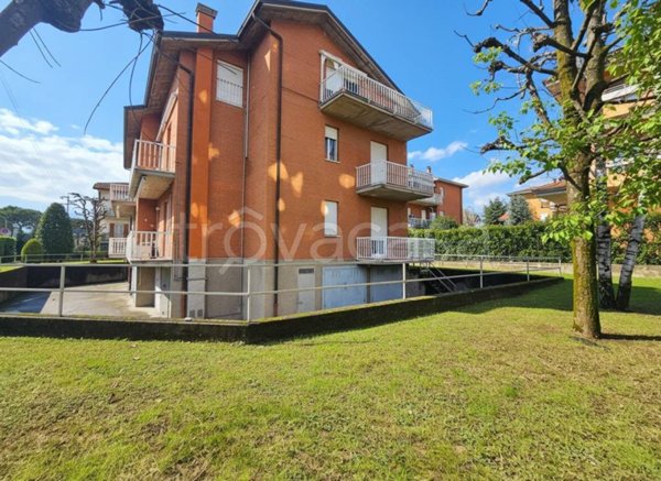 appartamento in vendita ad Almè