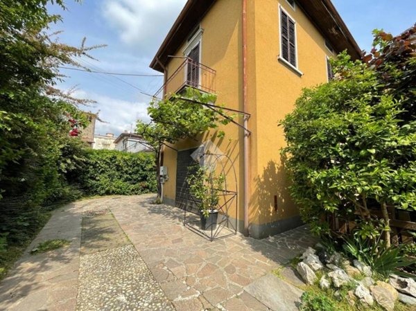 appartamento in vendita ad Almè